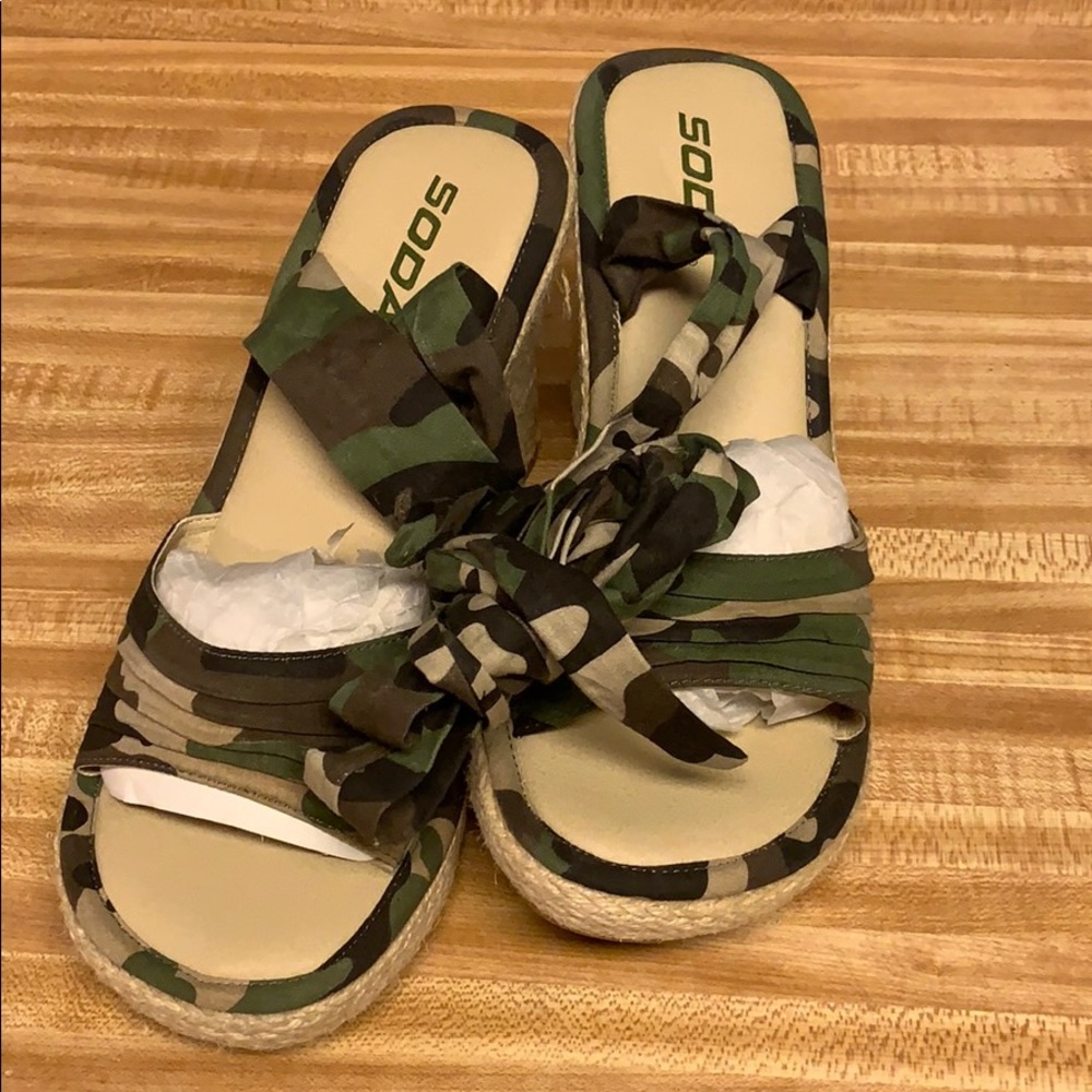 Green Camouflage wedge heel
